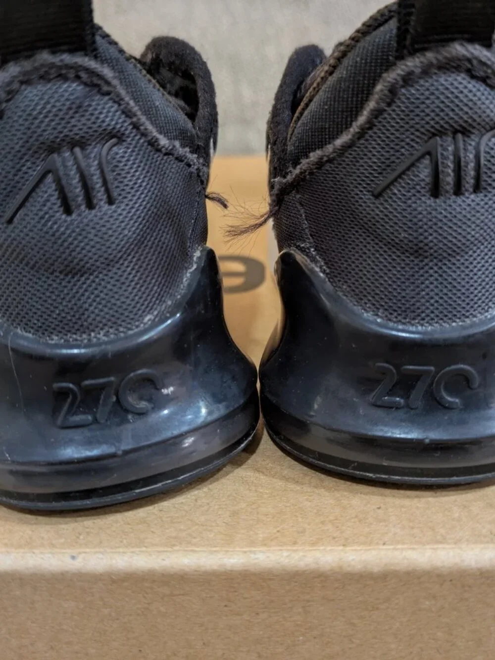 Size 6c-Nike Air Max 270 Black & White Mesh Slip on Sneakers Great Condition
